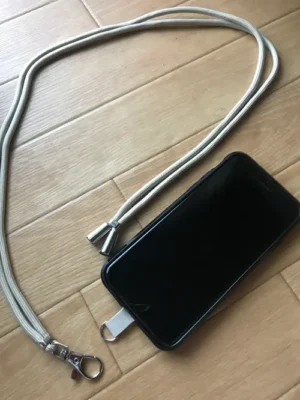 携帯を手に持っていたのに、また置き忘れた…そんな人へ｜原因と今すぐできる超シンプルな防止策